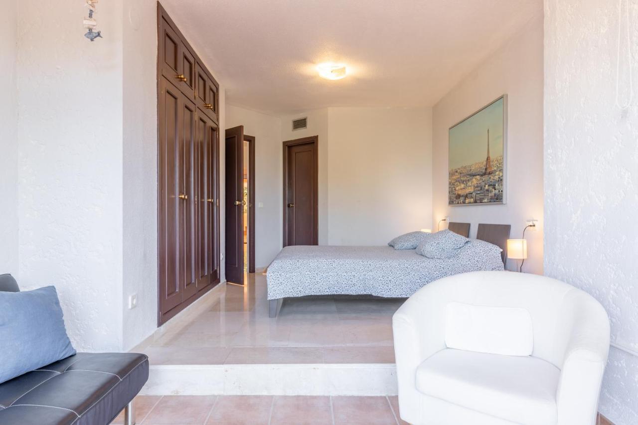 Simplicity Luxury Apartment